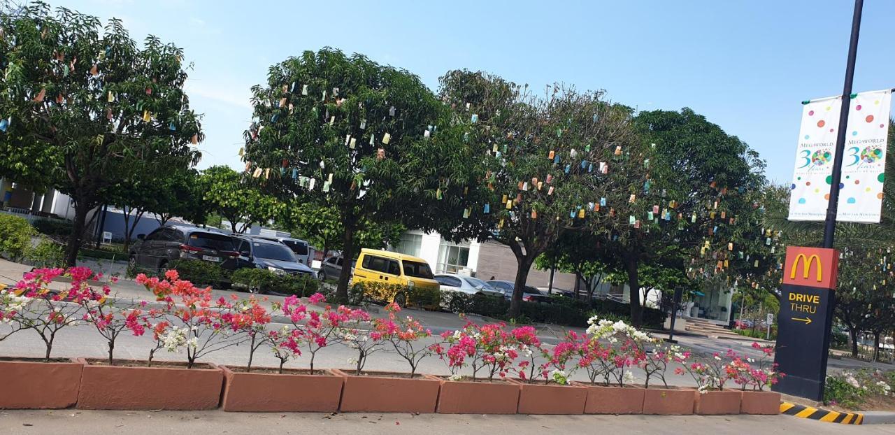 Mactan Newtown Condo With Garden And Ocean View 8Newtown Blvd มักตัน ภายนอก รูปภาพ