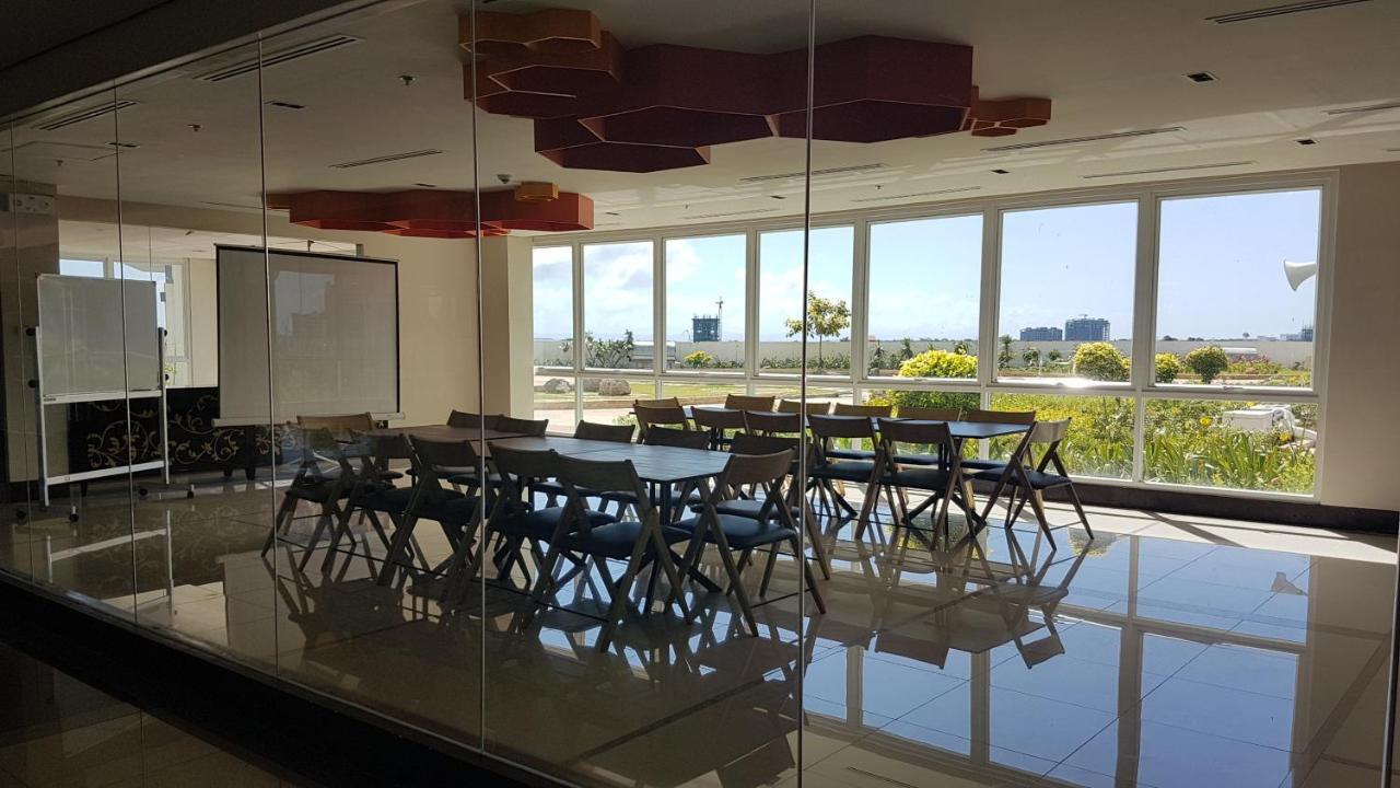 Mactan Newtown Condo With Garden And Ocean View 8Newtown Blvd มักตัน ภายนอก รูปภาพ